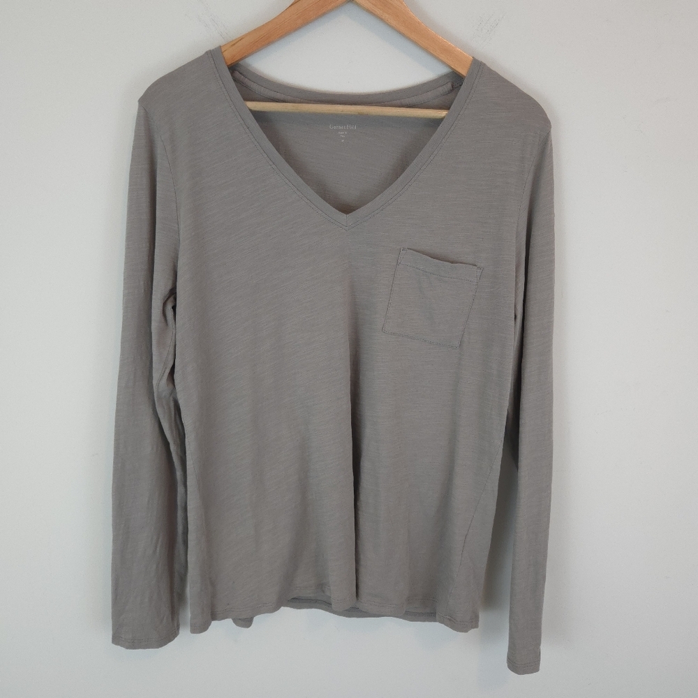 Garnet Hill Women's Taupe Weekender V-Neck Long-Sleeve Tee